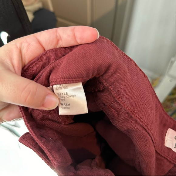 Reformation Kiley Cargo Pants in Merlot Burgundy Size 23 - Picture 5 of 7